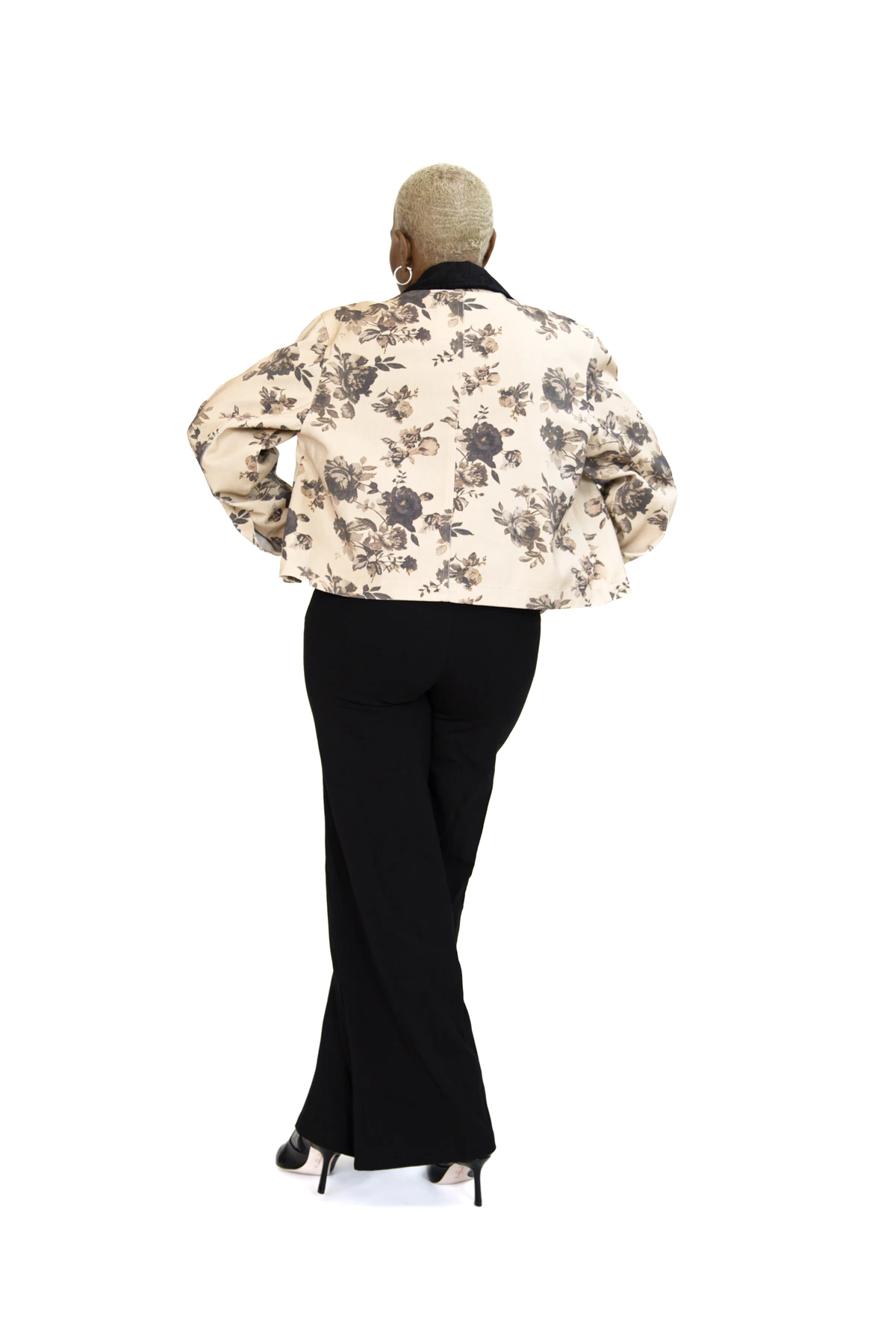 The Lila Long Sleeve Mid-Waist Jacket Featuring - Image 3