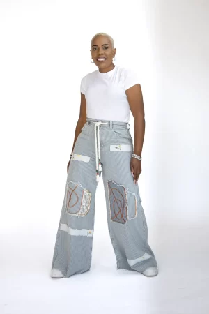 Alternative view of Grace Curve Wide-Leg Jeans